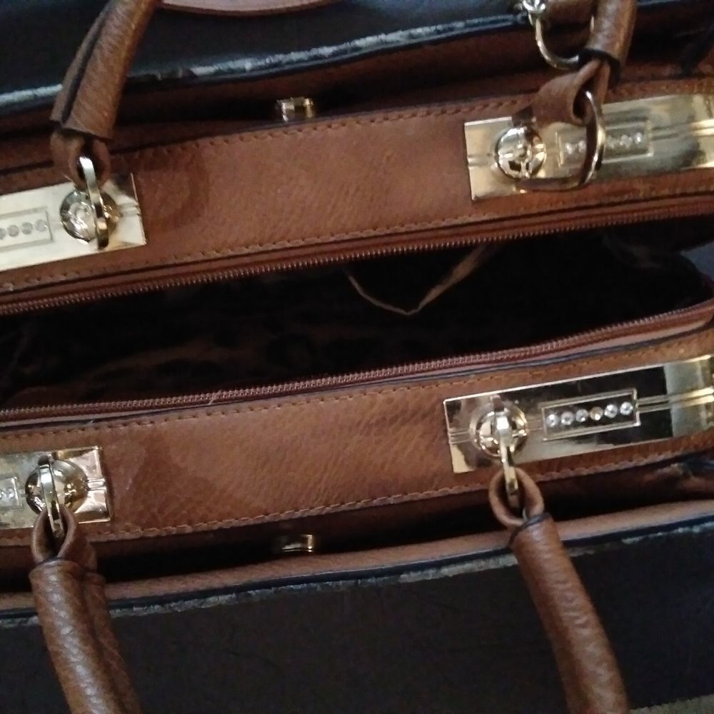 Diamond Pattern Handbag - Picture 4 of 6